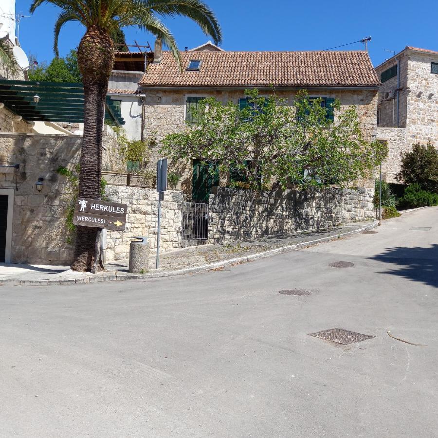 Kuca Za Odmor Skalina - Sea View Villa Splitska Buitenkant foto